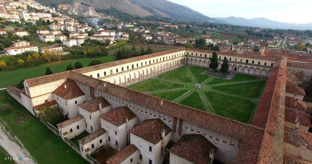 Chiostro e architettura monumentale